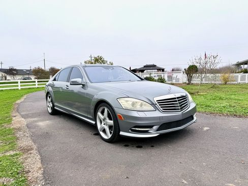 Used 2011 Mercedes-Benz S 550 image 4