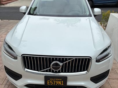 Used 2022 Volvo XC90 T5 Momentum w/ Advanced Package