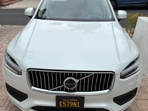 Used 2022 Volvo XC90 T5 Momentum w/ Advanced Package FWD image 1
