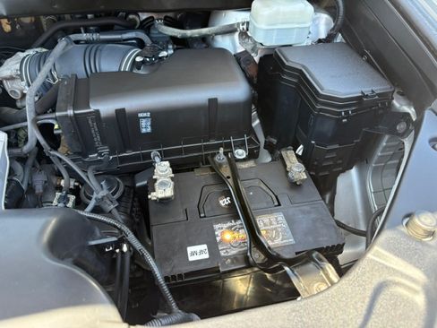 Used 2013 Toyota Highlander Limited FWD image 17
