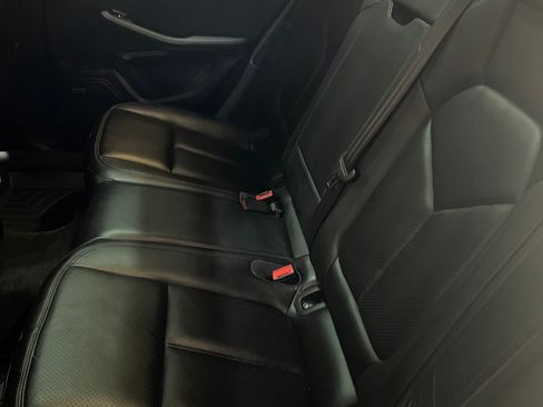 Used 2018 Porsche Macan Sport Edition AWD/4WD image 8