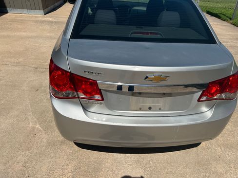 Used 2015 Chevrolet Cruze LS image 4