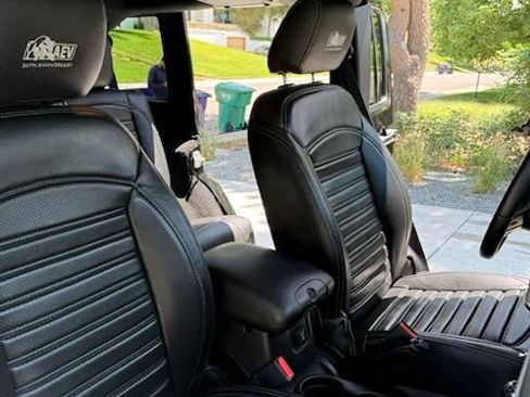 Used 2017 Jeep Wrangler Unlimited Rubicon w/ Dual Top Group image 11