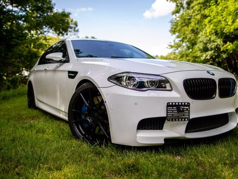 Used 2014 BMW M5 RWD image 2