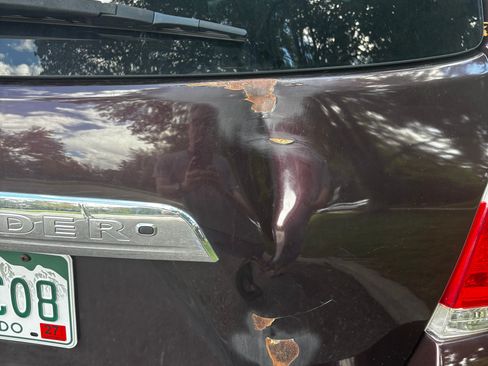 Used 2012 Toyota Highlander FWD w/ Tech Pkg image 6