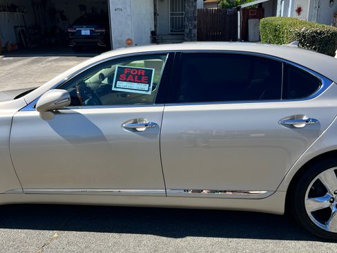 Used 2010 Lexus LS 460 L RWD image 8
