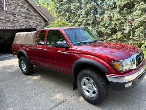 Used 2004 Toyota Tacoma 4x4 Xtracab image 1