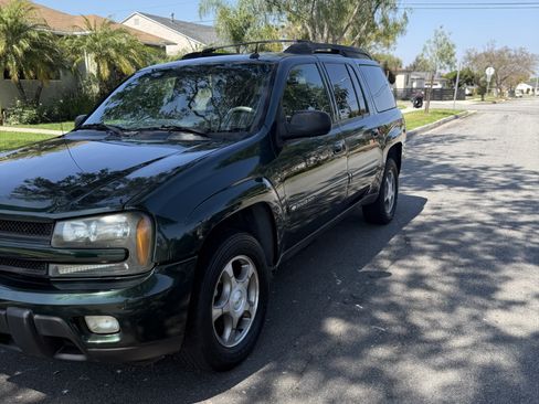Used 2004 Chevrolet TrailBlazer 2WD w/ LT Preferred Equipment Group image 1