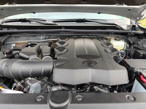 Used 2020 Toyota 4Runner 4WD image 11