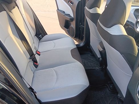 Used 2017 Toyota Prius One image 12