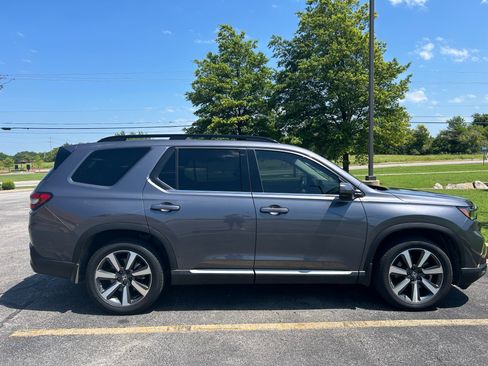 Used 2023 Honda Pilot Touring image 8