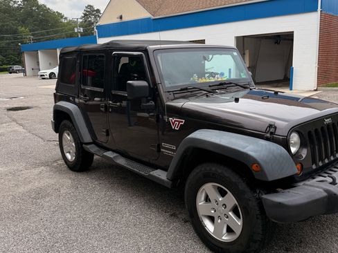 Used 2013 Jeep Wrangler Unlimited Sport AWD/4WD image 4