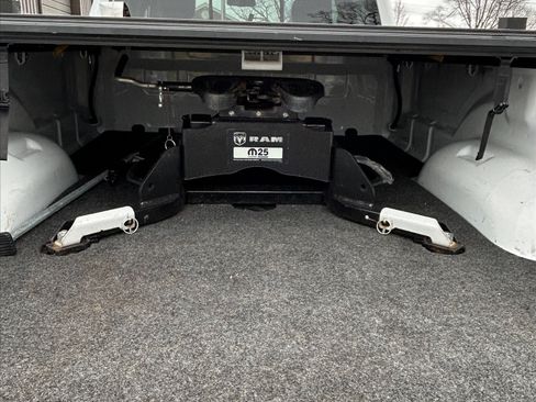 Used 2018 RAM 3500 Big Horn w/ Sport Appearance Group image 4