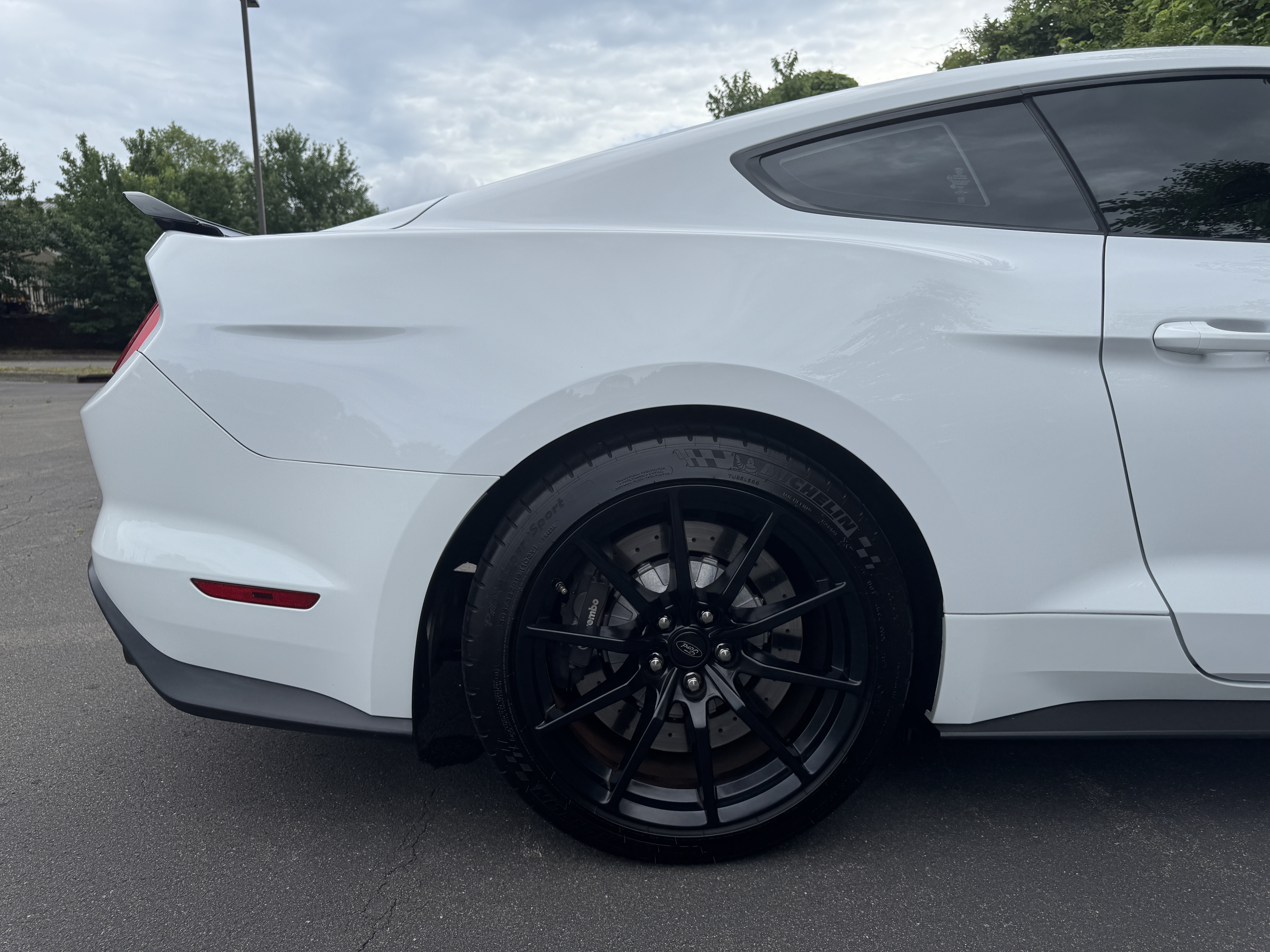 Used 2018 Ford Mustang Shelby GT350 w/ Electronics Package RWD image 9