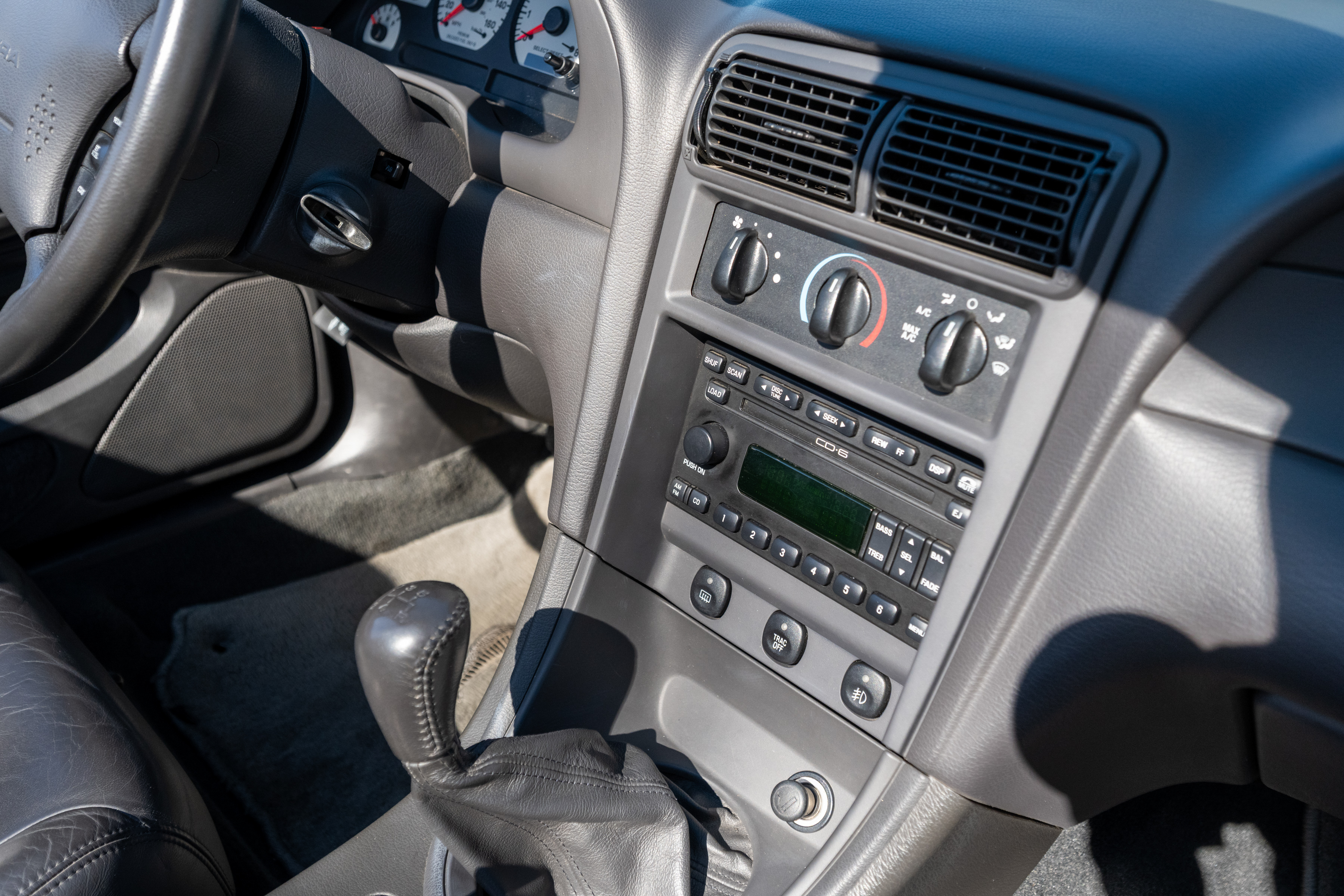 Used 2001 Ford Mustang Cobra RWD image 28