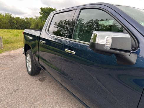 Used 2023 Chevrolet Silverado 1500 LTZ w/ LTZ Convenience Package II AWD/4WD image 8