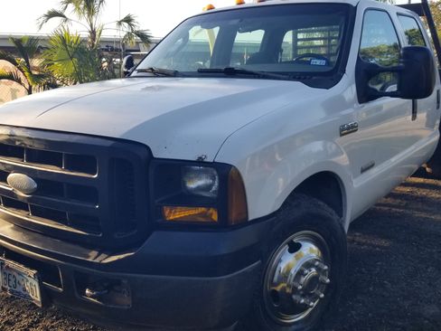 Used 2006 Ford F350 2WD Crew Cab DRW Super Duty image 9