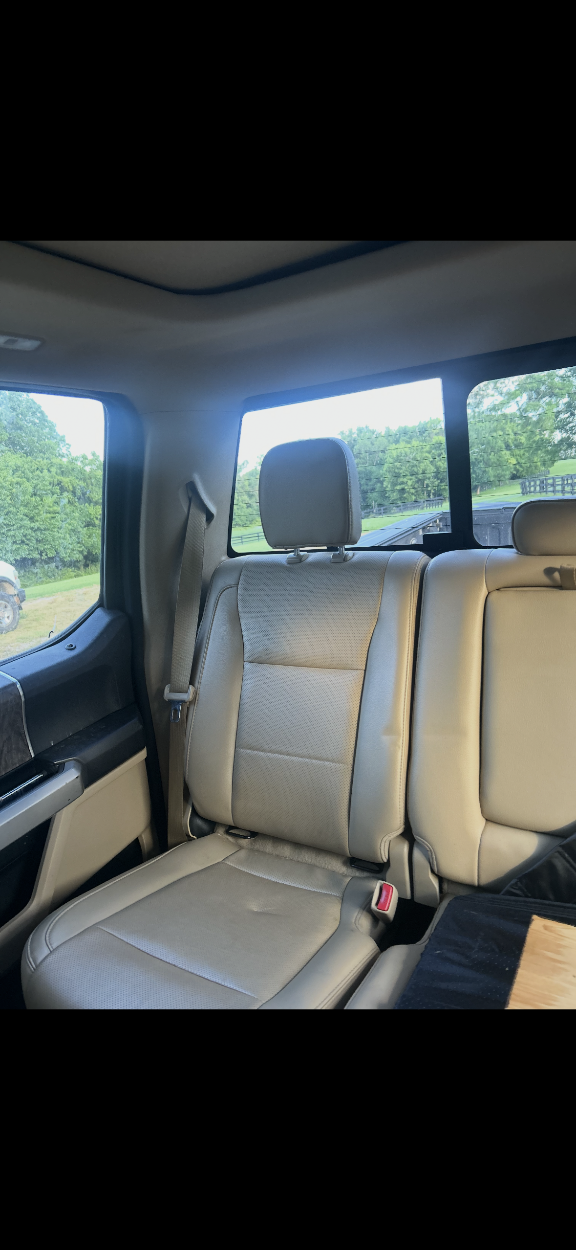 Used 2017 Ford F250 Lariat w/ Lariat Ultimate Package AWD/4WD image 9