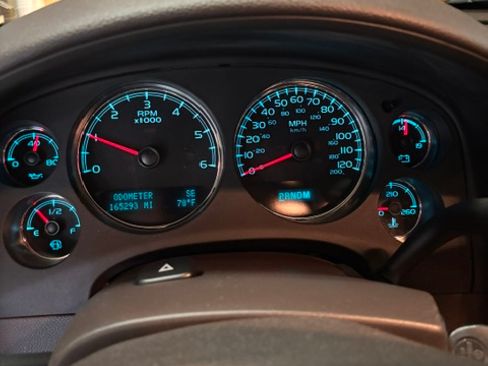 Used 2011 GMC Yukon XL Denali AWD/4WD image 16
