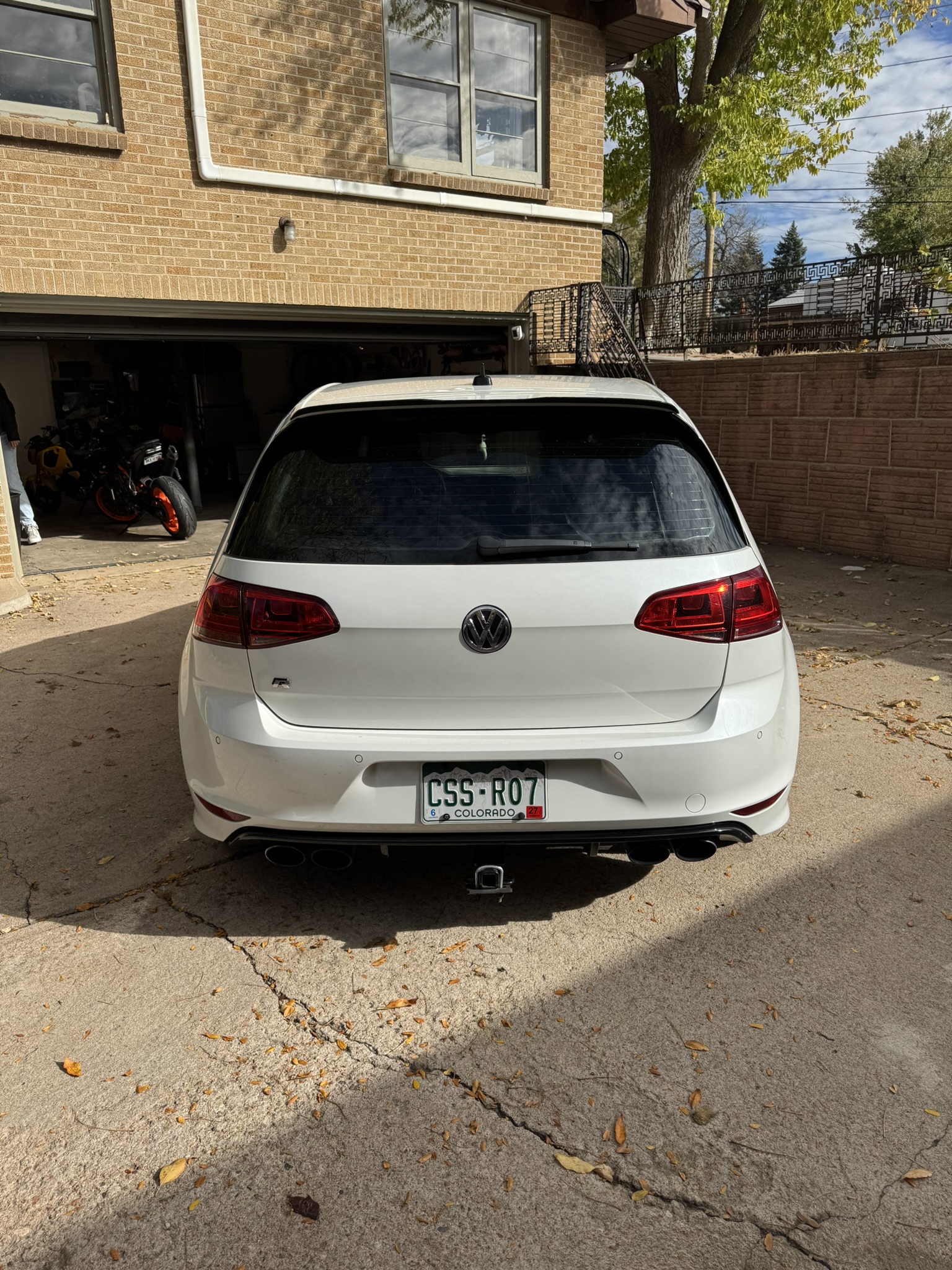 Used 2017 Volkswagen Golf R 4-Door AWD/4WD image 10