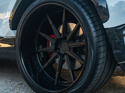 Used 2019 Lamborghini Urus image 6