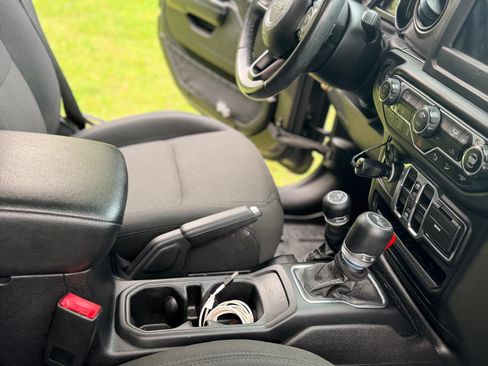 Used 2020 Jeep Wrangler Unlimited Sport S AWD/4WD image 9
