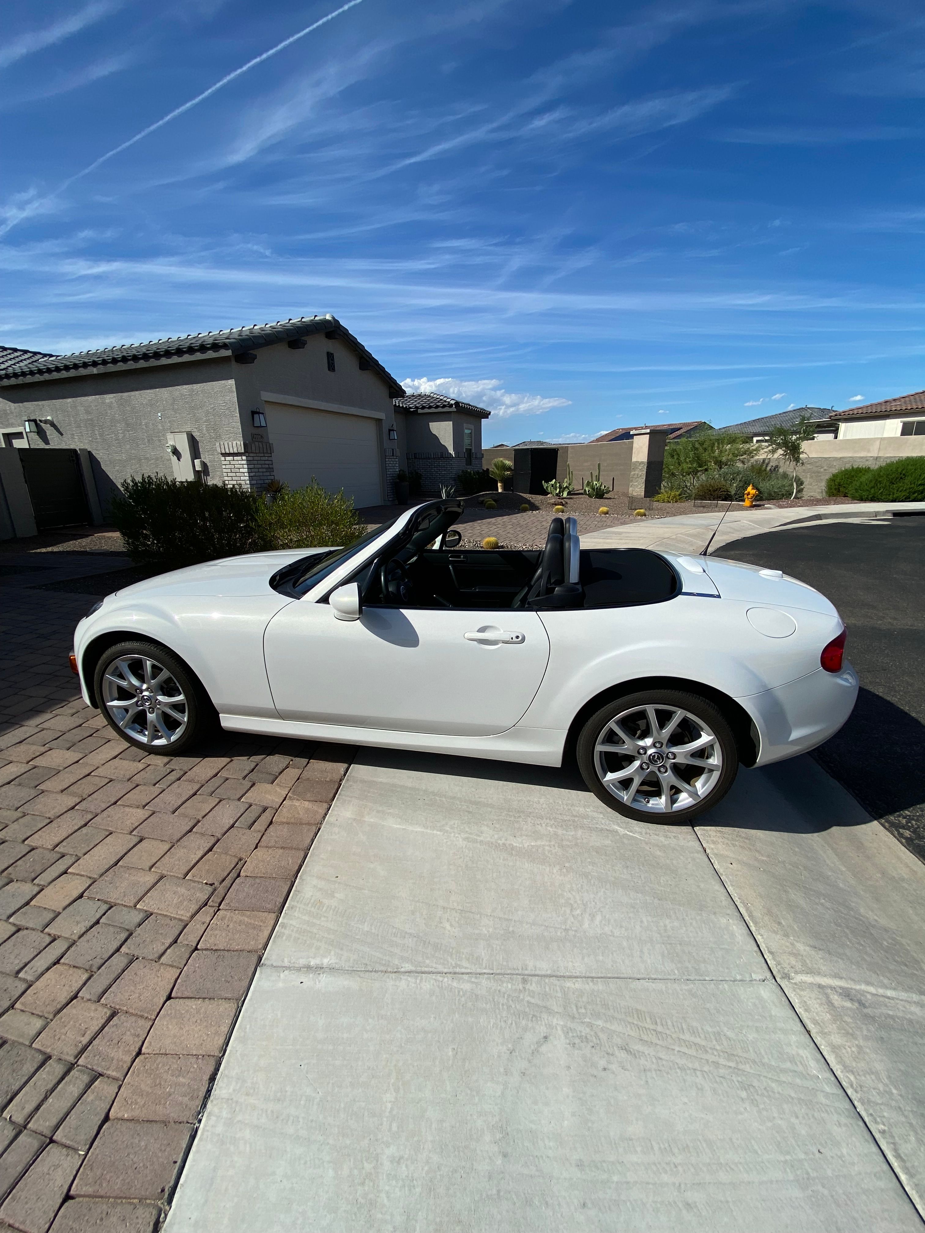 Used 2014 MAZDA MX-5 Miata Grand Touring w/ Premium Package RWD image 23