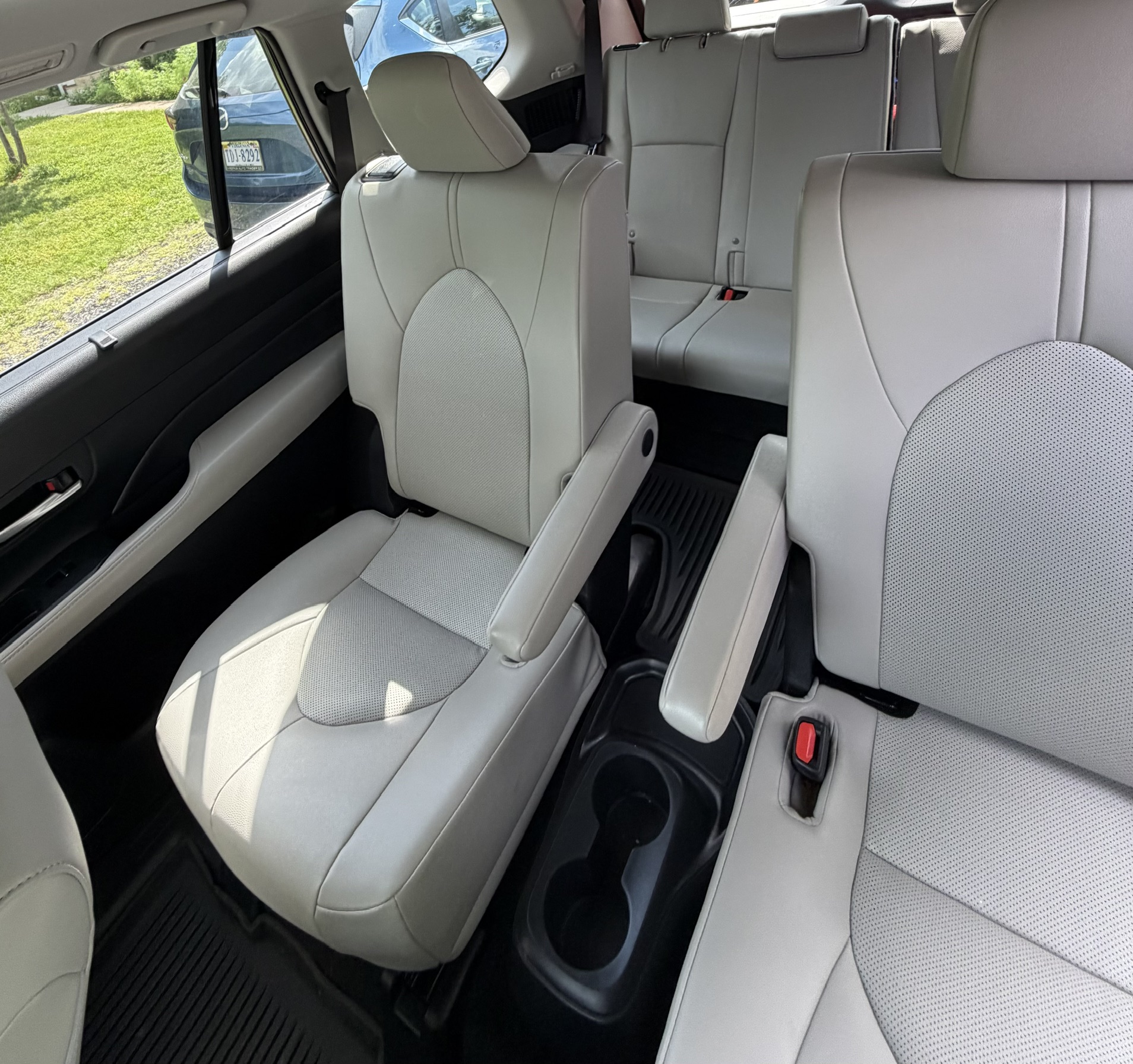 Used 2024 Toyota Grand Highlander AWD image 6