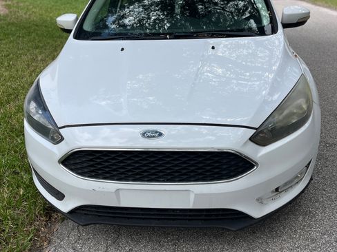 Used 2015 Ford Focus SE w/ Equipment Group 201A FWD image 4