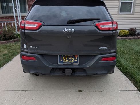 Used 2015 Jeep Cherokee Latitude w/ Cold Weather Group image 5