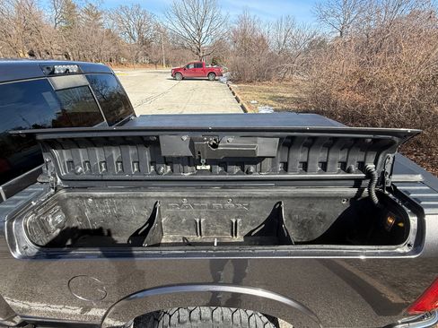 Used 2019 RAM 3500 Laramie image 18