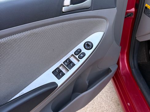 Used 2014 Hyundai Accent GS image 21