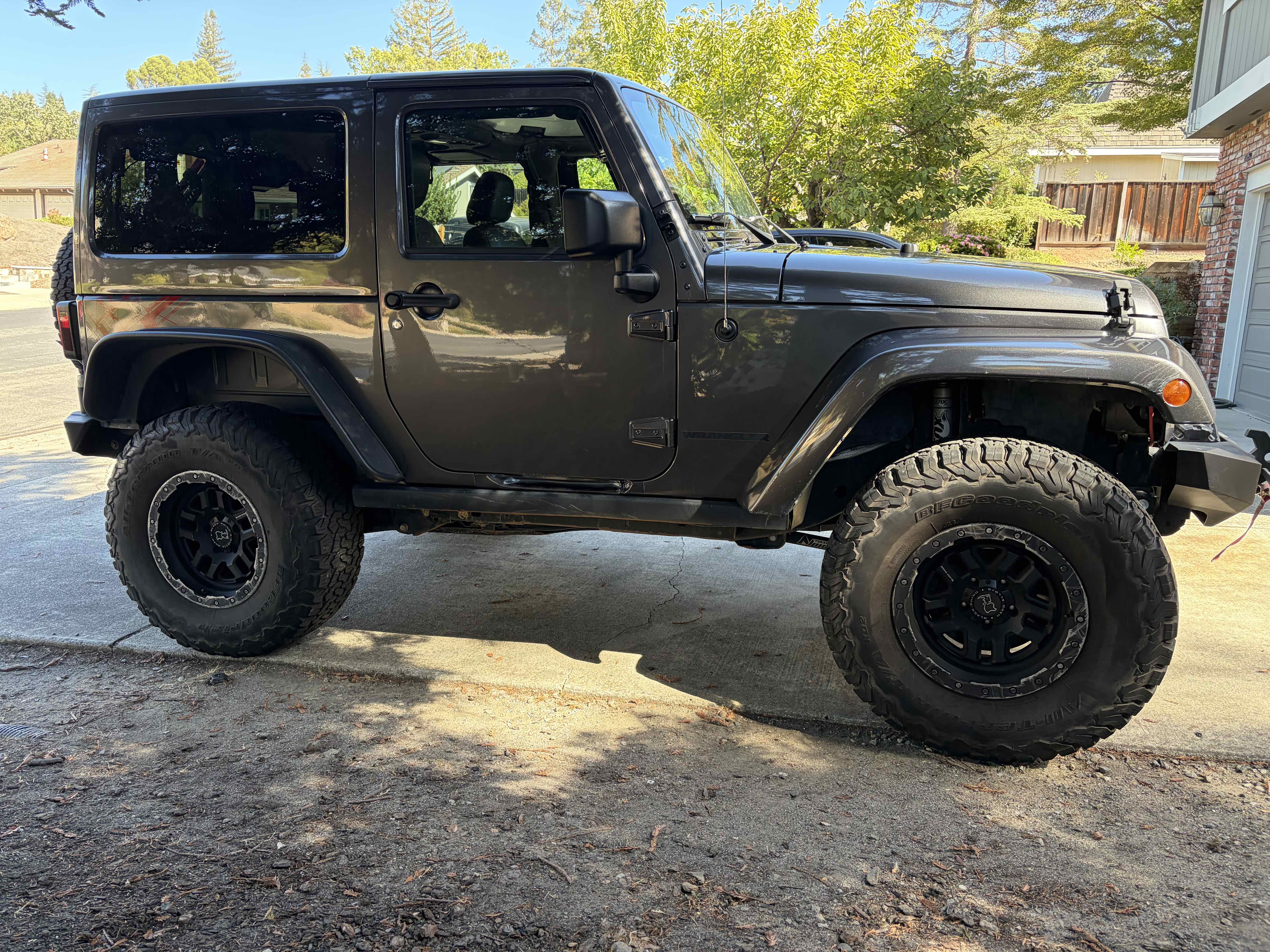 Used 2016 Jeep Wrangler Sahara AWD/4WD image 10