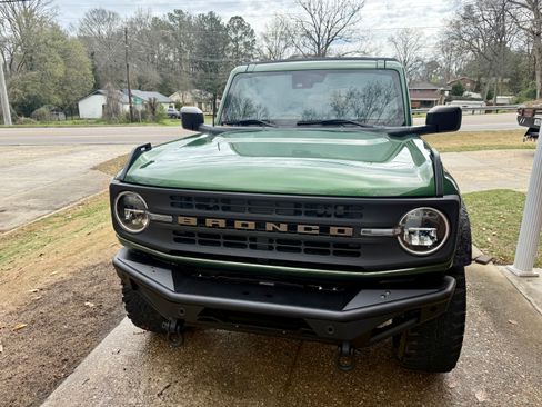 Used 2023 Ford Bronco Black Diamond image 1
