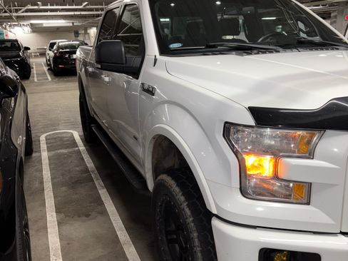 Used 2016 Ford F150 XLT w/ Equipment Group 302A Luxury AWD/4WD image 4