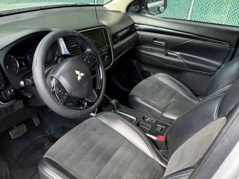 Used 2019 Mitsubishi Outlander SE FWD image 12