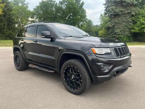 Used 2014 Jeep Grand Cherokee Limited w/ Luxury Group II image 8