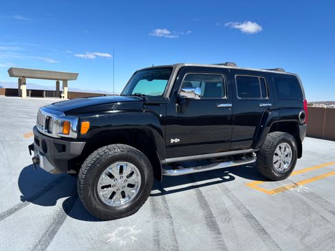 Used 2009 HUMMER H3 Alpha image 5