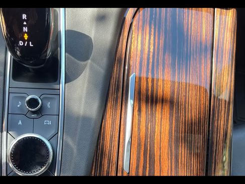 Used 2023 Cadillac Escalade Luxury image 19