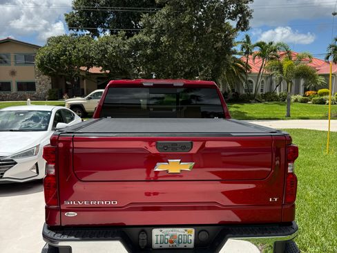 Used 2024 Chevrolet Silverado 1500 LT AWD/4WD image 15