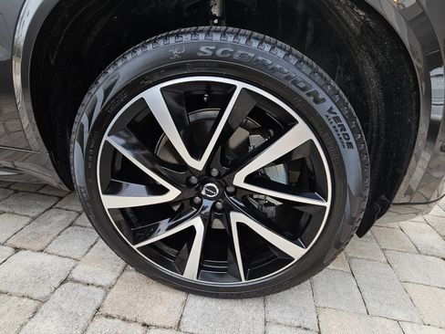 Used 2024 Volvo XC90 B5 Plus w/ Protection Package Premier AWD/4WD image 6