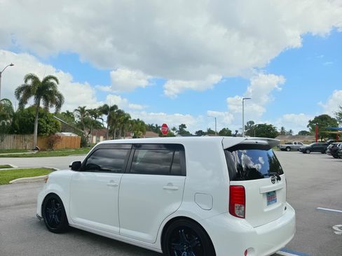 Used 2012 Scion xB image 2