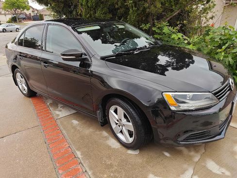 Used 2012 Volkswagen Jetta TDI image 4