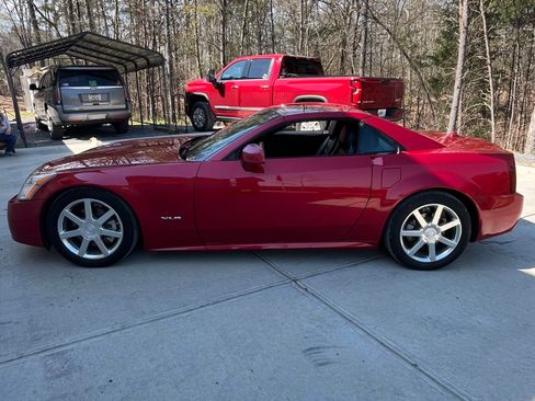 Used 2005 Cadillac XLR image 1