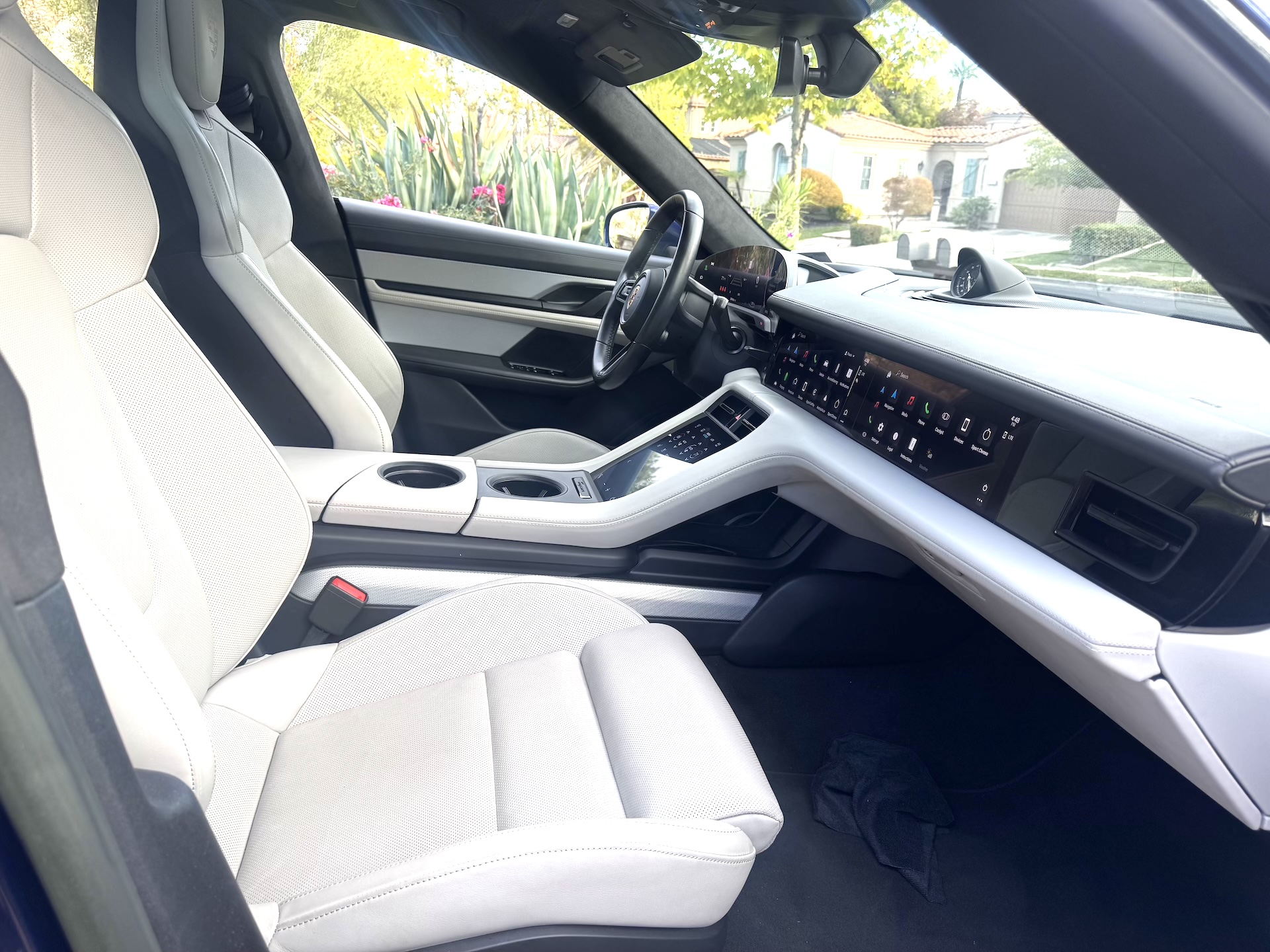 Used 2023 Porsche Taycan 4S AWD/4WD image 8