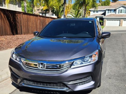 Used 2017 Honda Accord Sport image 5