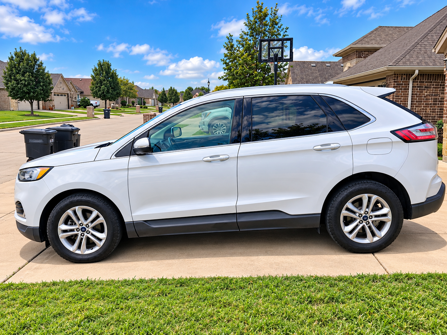 Used 2019 Ford Edge SEL w/ Equipment Group 201A FWD image 1