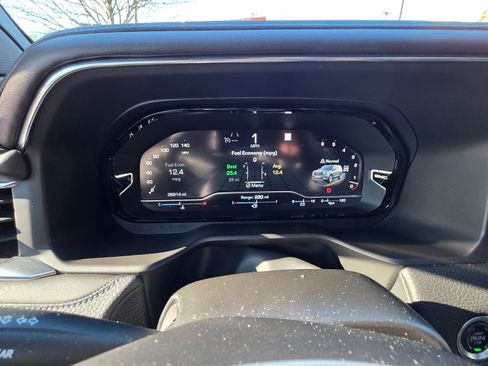 Used 2023 GMC Yukon XL Denali image 10