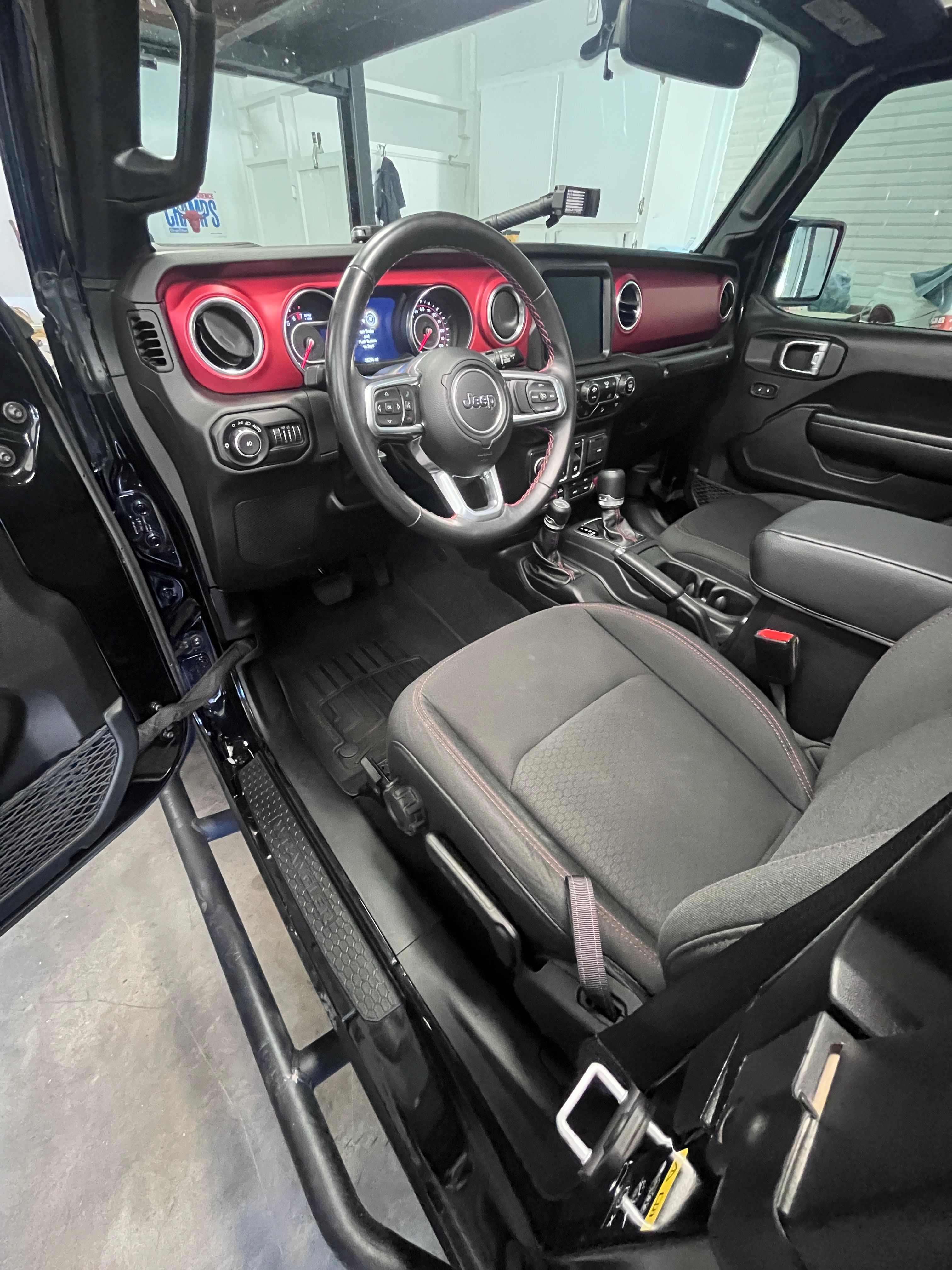 Used 2021 Jeep Wrangler Rubicon AWD/4WD image 15