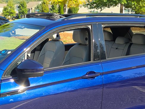 Used 2024 Volkswagen Tiguan SEL R-Line image 11